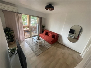 studio à la location -   06600  ANTIBES, surface 23 m2 location studio - UBI479212070