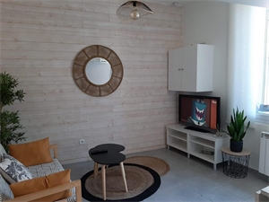 maison à la location -   30000  NIMES, surface 40 m2 location maison - UBI479213699