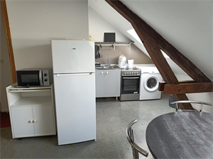 t2 à la location -   59400  CAMBRAI, surface 28 m2 location t2 - UBI479213915