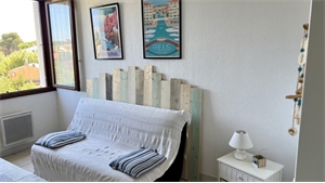 studio à la location -   83600  FREJUS, surface 24 m2 location studio - UBI479214944