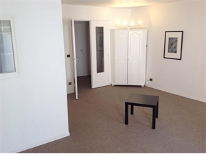 studio à la location -   93160  NOISY LE GRAND, surface 47 m2 location studio - UBI479215616