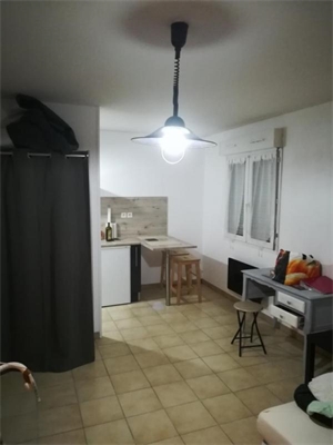 studio à la location -   51100  REIMS, surface 25 m2 location studio - UBI479218172