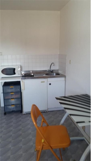 studio à la location -   42000  SAINT ETIENNE, surface 18 m2 location studio - UBI479218466