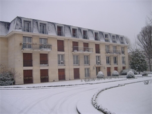 t6 et plus à la location -   78000  VERSAILLES, surface 140 m2 location t6 et plus - UBI479218979