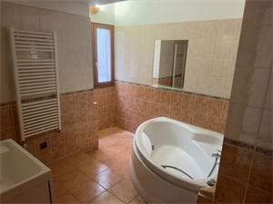 t5 à la location -   10000  TROYES, surface 97 m2 location t5 - UBI479222360