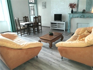 t2 à la location -   09800  CASTILLON EN COUSERANS, surface 61 m2 location t2 - UBI479225819