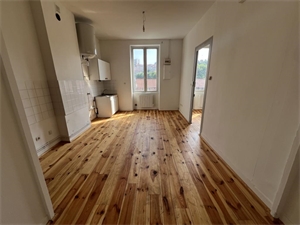 studio à la location -   42000  SAINT ETIENNE, surface 38 m2 location studio - UBI479323016