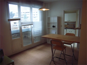 studio à la location -   42000  SAINT ETIENNE, surface 26 m2 location studio - UBI479384528