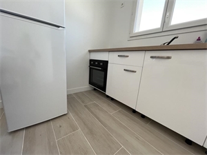 t2 à la location -   13510  EGUILLES, surface 28 m2 location t2 - UBI479514437