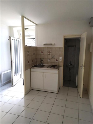 studio à la location -   44000  NANTES, surface 17 m2 location studio - UBI479912507