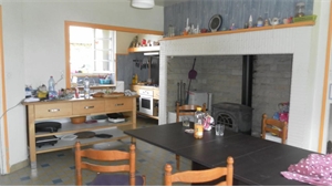maison à la location -   19190  AUBAZINES, surface 100 m2 location maison - UBI480444338