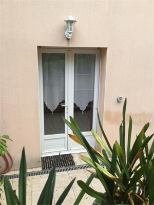 studio à la location -   81100  CASTRES, surface 35 m2 location studio - UBI480605405