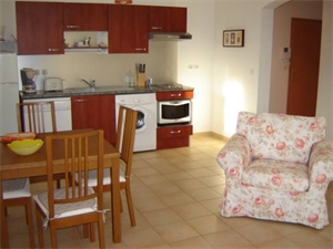 t2 à la location -   84800  L ISLE SUR LA SORGUE, surface 50 m2 location t2 - UBI480605615