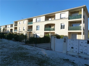 t3 à la location -   30133  LES ANGLES, surface 65 m2 location t3 - UBI480621029