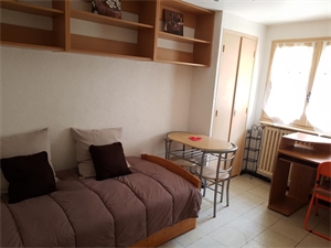 studio à la location -   30000  NIMES, surface 15 m2 location studio - UBI480698105