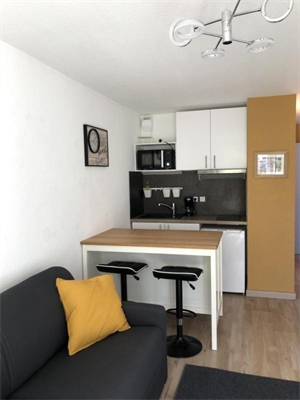 studio à la location -   17000  LA ROCHELLE, surface 20 m2 location studio - UBI480952142