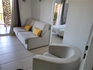 t3 à la location -   30210  REMOULINS, surface 48 m2 location t3 - UBI480952430