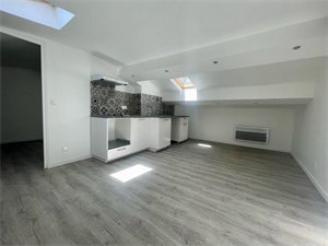 t2 à la location -   13004  MARSEILLE 04, surface 30 m2 location t2 - UBI480965018