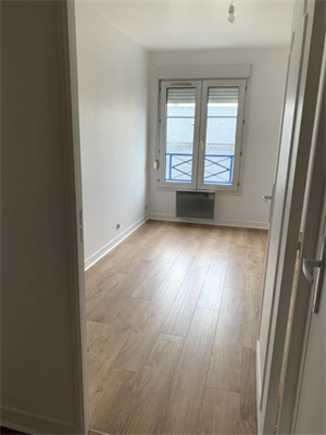 t4 à la location -   72000  LE MANS, surface 80 m2 location t4 - UBI482543882