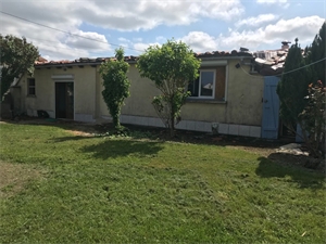 maison a renover à la vente -   85450  CHAILLE LES MARAIS, surface 84 m2 vente maison a renover - UBI470097479