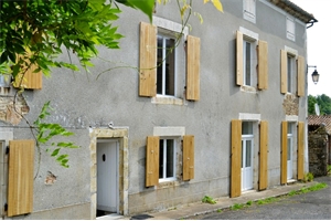 maison à la vente -   16310  CHERVES CHATELARS, surface 184 m2 vente maison - UBI474469541