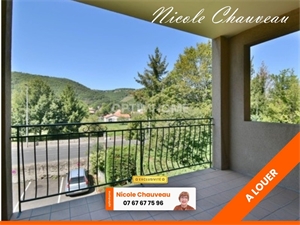 appartement à la location -   15500  MASSIAC, surface 47 m2 location appartement - UBI477681632