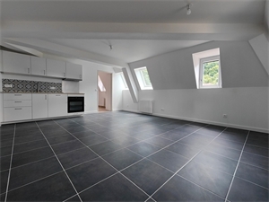 appartement renove à la location -   38380  SAINT LAURENT DU PONT, surface 73 m2 location appartement renove - UBI481744811
