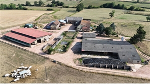 corps de ferme à la vente -   71120  CHAROLLES, surface 200 m2 vente corps de ferme - UBI483547169