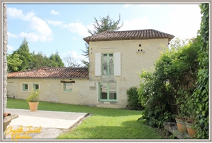 maison en pierres à la vente -   16210  CHALAIS, surface 215 m2 vente maison en pierres - UBI483914978