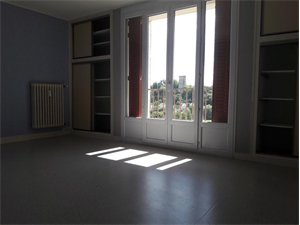 t5 à la location -   21500  MONTBARD, surface 85 m2 location t5 - UBI445555673