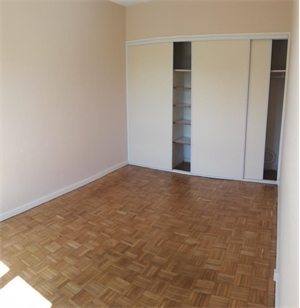 t2 à la location -   21140  SEMUR EN AUXOIS, surface 39 m2 location t2 - UBI473789621