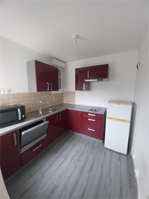 t3 à la location -   21140  SEMUR EN AUXOIS, surface 51 m2 location t3 - UBI482471462