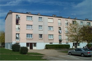 t4 à la location -   21130  AUXONNE, surface 75 m2 location t4 - UBI482813570
