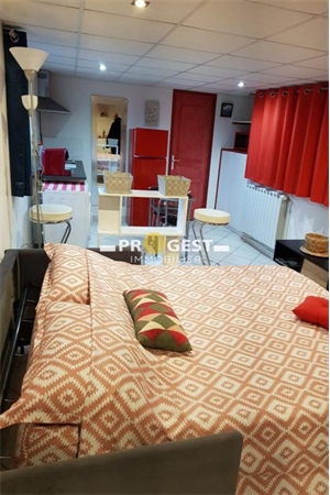 studio à la location -   13120  GARDANNE, surface 29 m2 location studio - UBI461671922