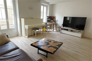 maison de village à la location -   13114  PUYLOUBIER, surface 83 m2 location maison de village - UBI468205691