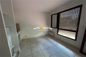 studio à la location -   13100  AIX EN PROVENCE, surface 18 m2 location studio - UBI472339961