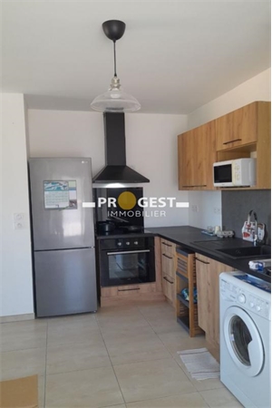 t2 à la location -   13850  GREASQUE, surface 45 m2 location t2 - UBI482027498