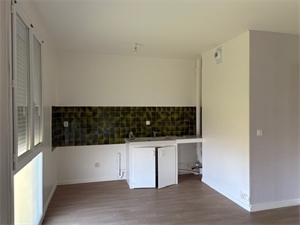 t2 à la location -   36400  LA CHATRE, surface 50 m2 location t2 - UBI458715986