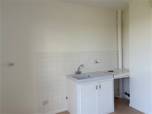 t2 à la location -   36400  LA CHATRE, surface 50 m2 location t2 - UBI458716001