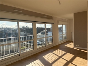 t5 à la location -   36400  LA CHATRE, surface 104 m2 location t5 - UBI458716010