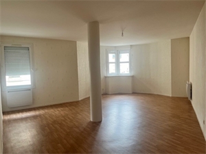 t3 à la location -   36400  LA CHATRE, surface 66 m2 location t3 - UBI458716091