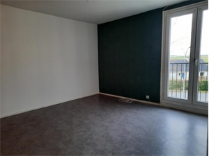 t3 à la location -   36110  LEVROUX, surface 77 m2 location t3 - UBI471871142