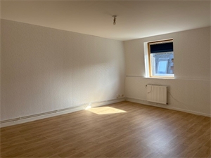t2 à la location -   36400  LA CHATRE, surface 56 m2 location t2 - UBI471871205