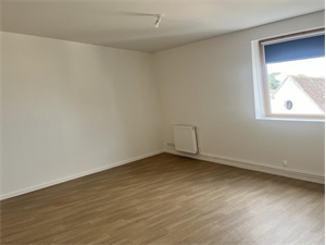 t2 à la location -   36400  LA CHATRE, surface 47 m2 location t2 - UBI472822007