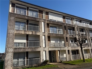 t4 à la location -   36400  LA CHATRE, surface 79 m2 location t4 - UBI472822079