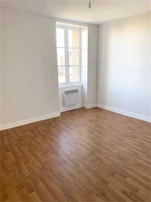 t5 à la location -   36310  CHAILLAC, surface 95 m2 location t5 - UBI473076806