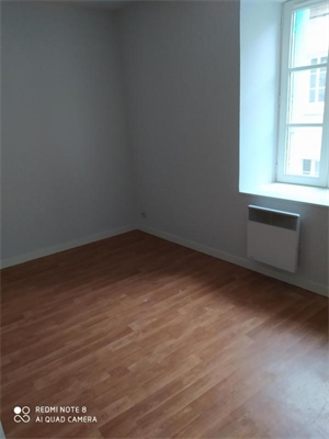 t5 à la location -   36300  LE BLANC, surface 90 m2 location t5 - UBI475810283