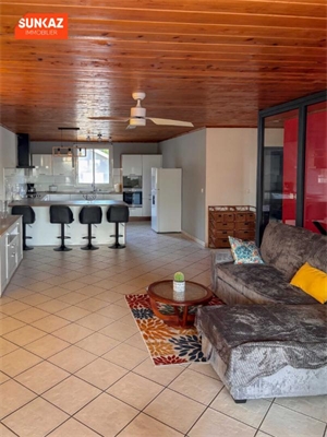 maison à la location -   97410  SAINT PIERRE, surface 95 m2 location maison - UBI470801837