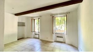 studio à la location -   84190  BEAUMES DE VENISE, surface 28 m2 location studio - UBI476929508