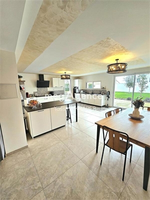 maison traditionnelle à la vente -   49300  CHOLET, surface 185 m2 vente maison traditionnelle - UBI460018667